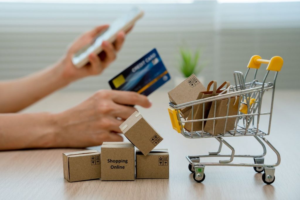 Vender em marketplace exige reavaliação tributária: o regime não muda, mas a operação sim