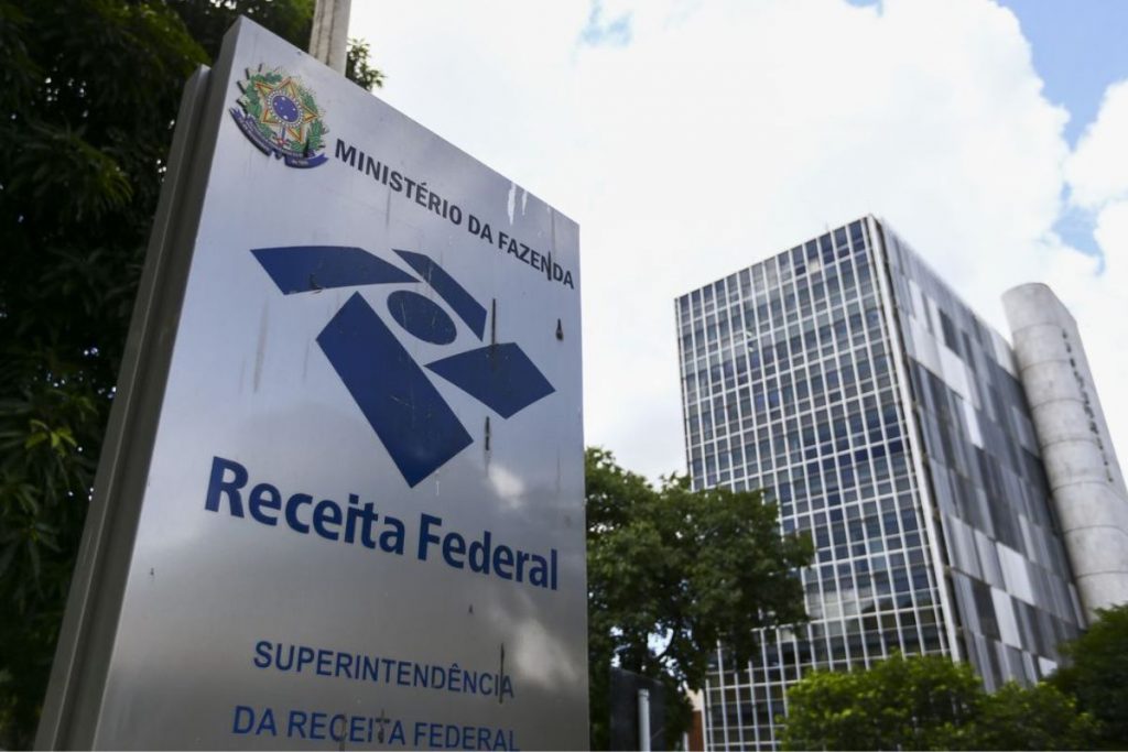 IN RFB nº 2.329/2026 atualiza regras do adicional da CSLL para grupos multinacionais
